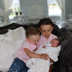 Meet your Posher, Lola